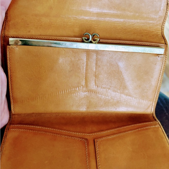Beautiful Vintage Gucci Wallet - Picture 3 of 3